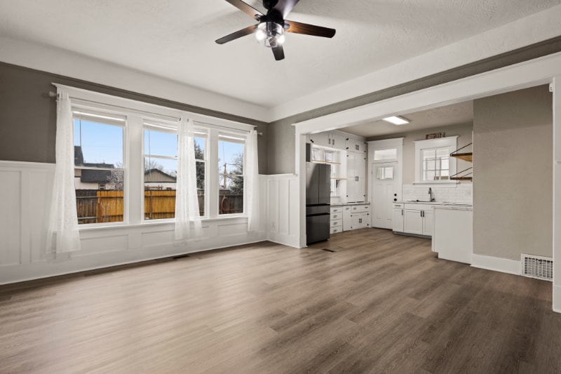 Building Photo - 204 18th Ave S