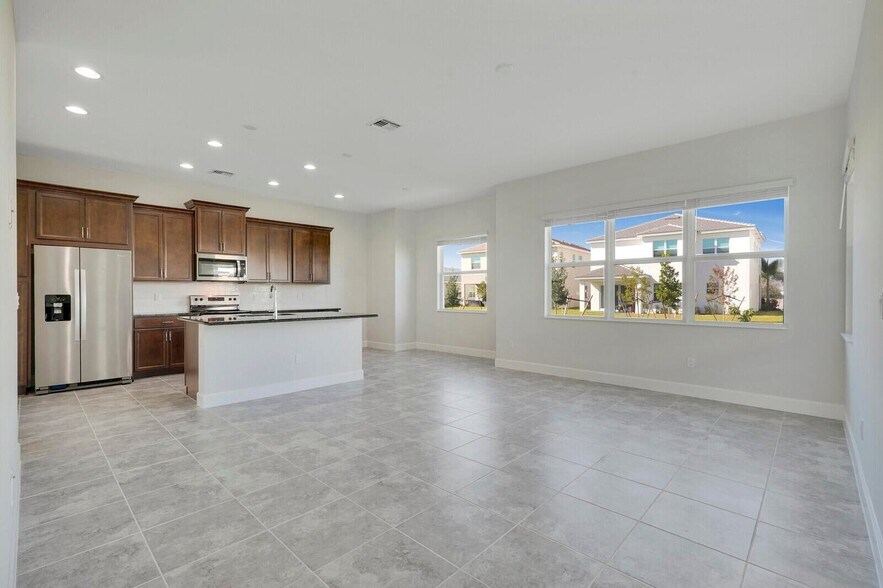 Building Photo - 14959 Redcove Pl