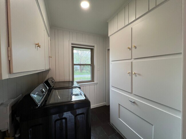 Building Photo - Beautiful Home on Esplanade across from Go...