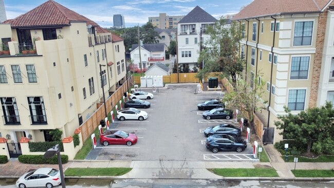 Building Photo - 2120 Kipling St