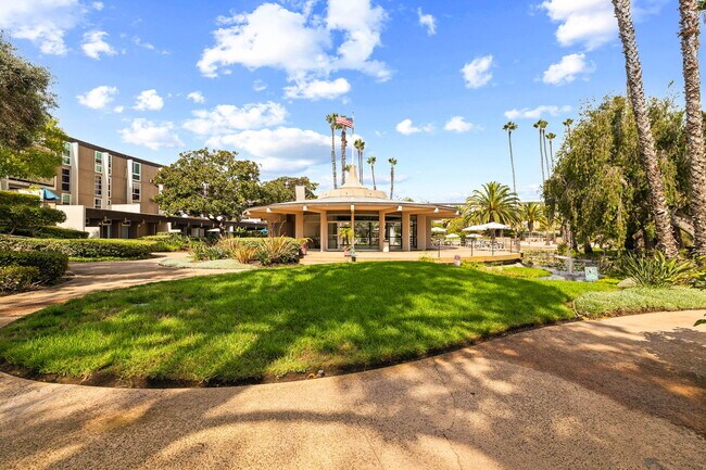 Building Photo - 3050 Rue D’Orleans