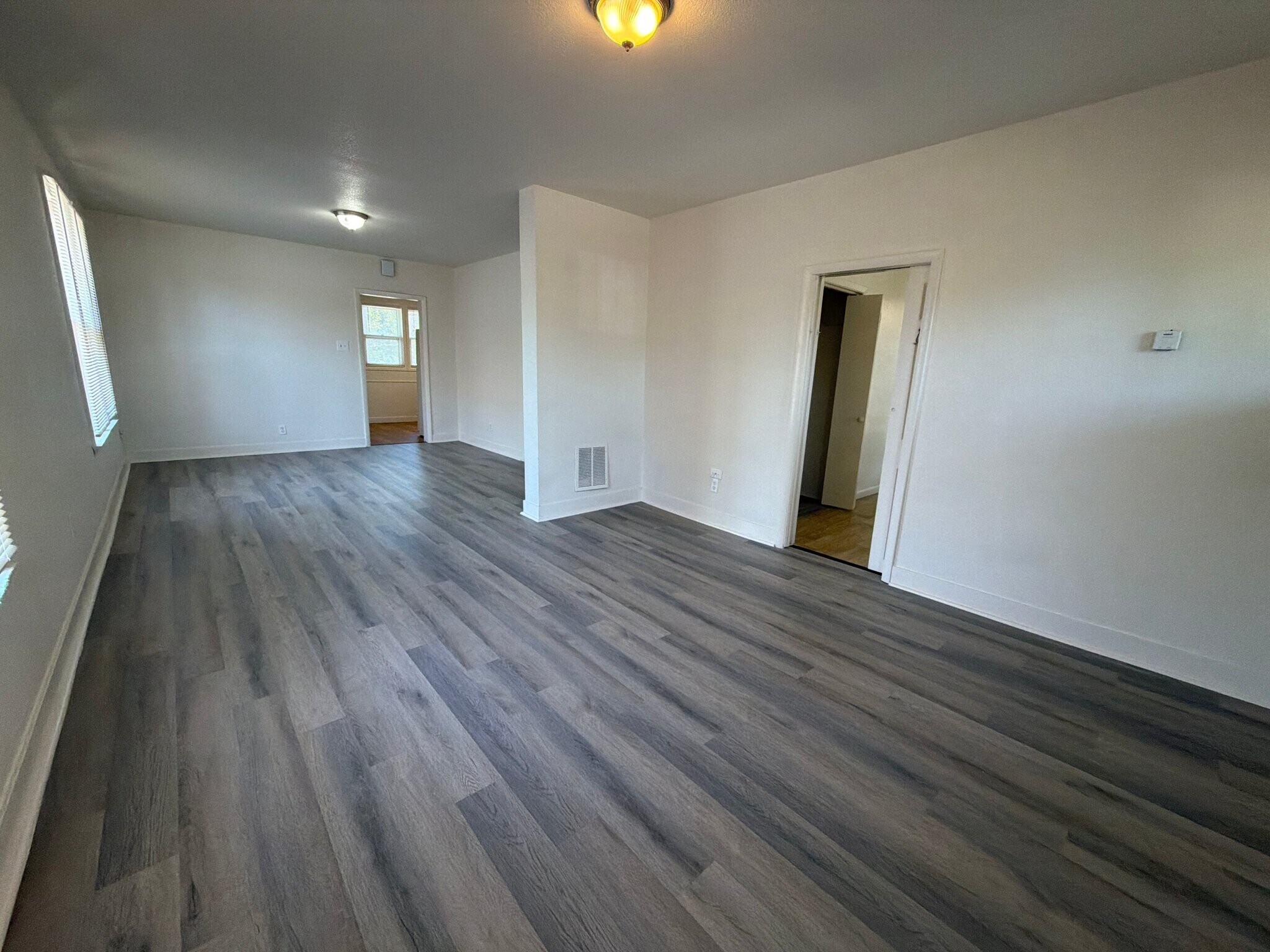 Building Photo - 428 10th St