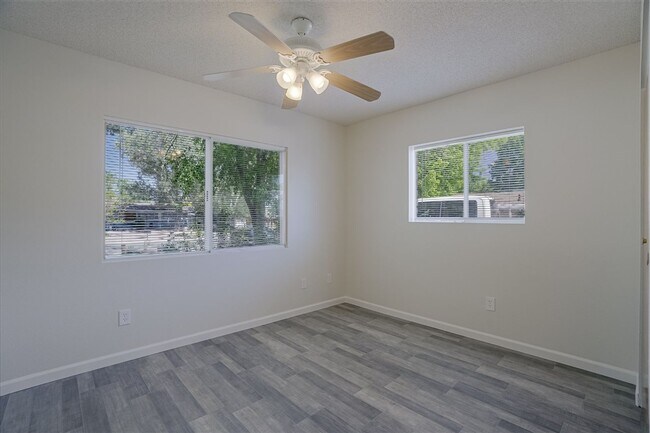Building Photo - 3 Bedroom, 2 Bath Home with Garage For Rent in Prescott!