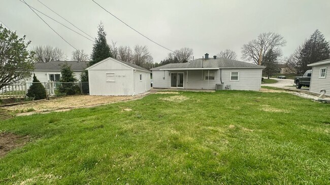 Building Photo - Great layout, cozy 3-bedroom, 1-bath house in a quiet neighborhood