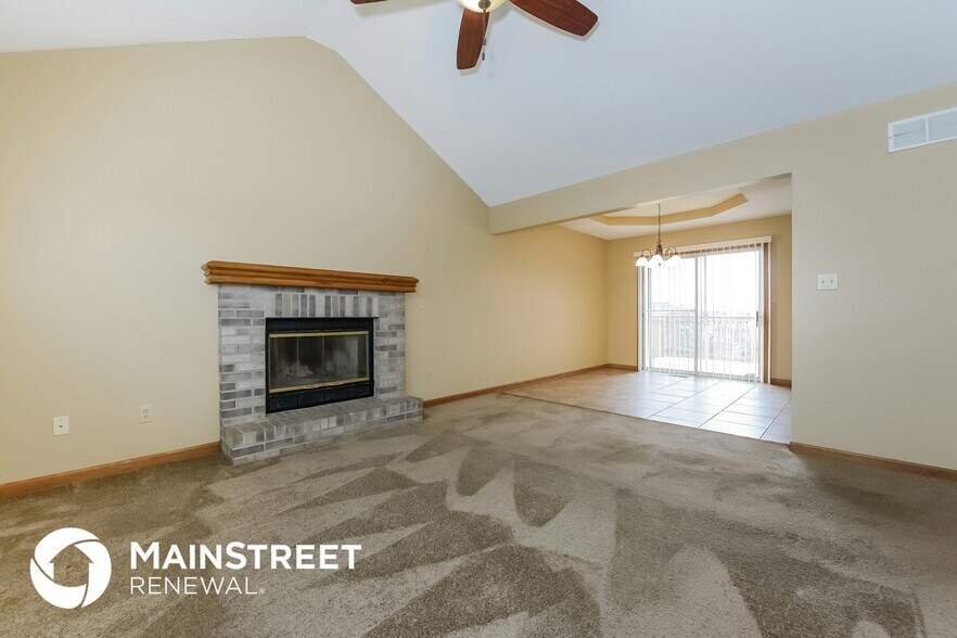 Building Photo - 18425 E Arrowhead Ln