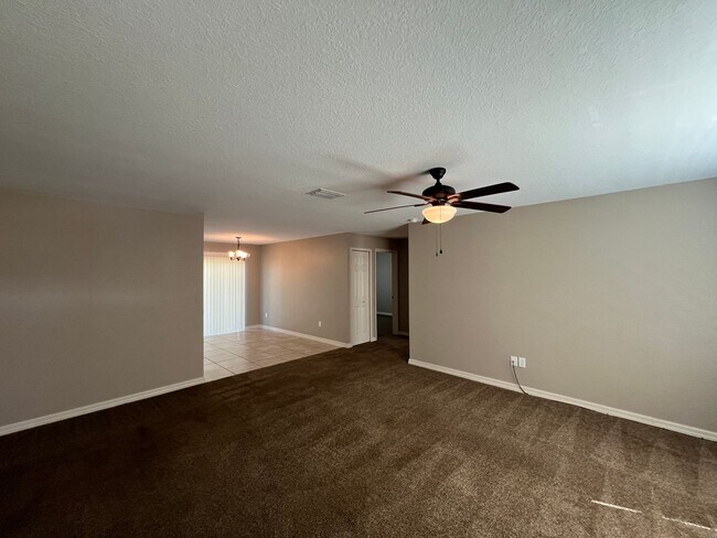 Building Photo - AMAZING 3 BD/2BA Home in Beautiful Ocala!!!