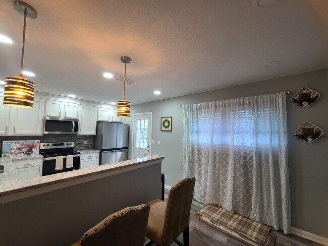 Building Photo - 5224 Roanoke Blvd