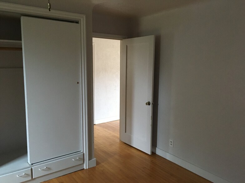 Building Photo - 98 W 29th Ave