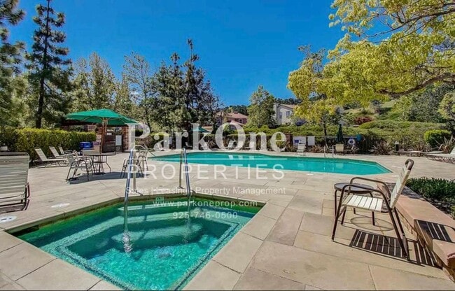 Building Photo - Stunning Montecito Home with Lime Ridge Trail Access