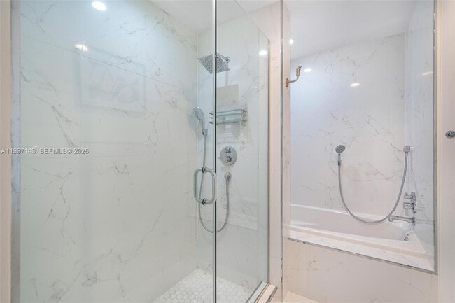 Building Photo - 226 Ocean Dr