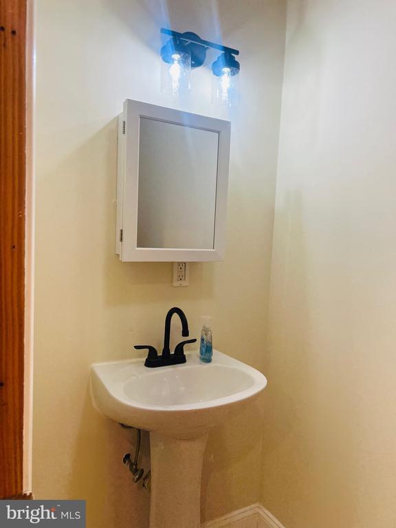 Building Photo - 817 N 63rd St