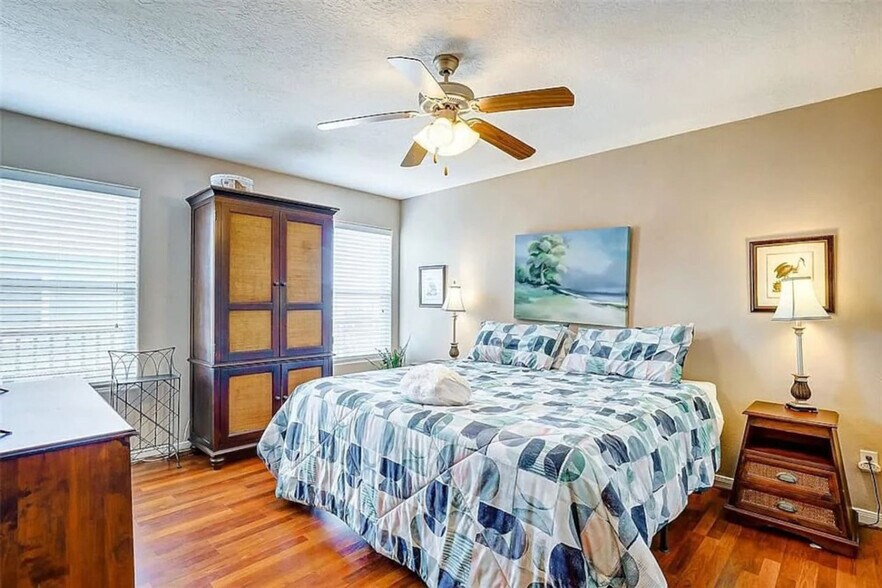 Building Photo - 820 Sandollar