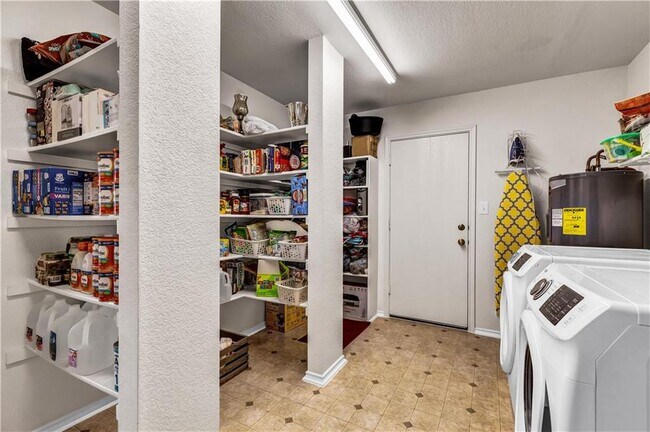 Building Photo - 1216 Faber Dr