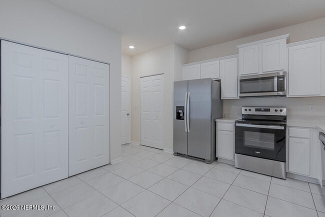 Building Photo - 983 Observatory Pkwy