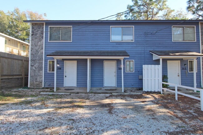 Building Photo - West Pensacola 2BR Townhome with Fenced Backyard, Upstairs Balcony, Modern Kitchen- Near Shopping...