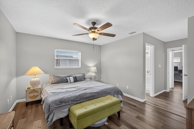 Building Photo - 607 SE Forgal St