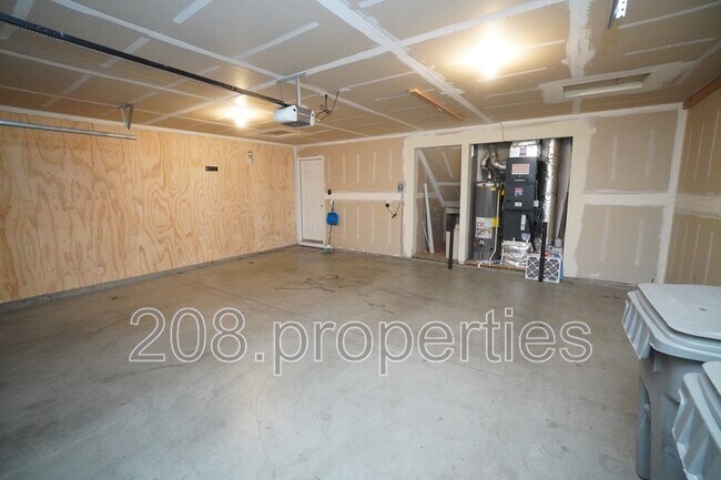 Building Photo - 12303 W Abram Dr
