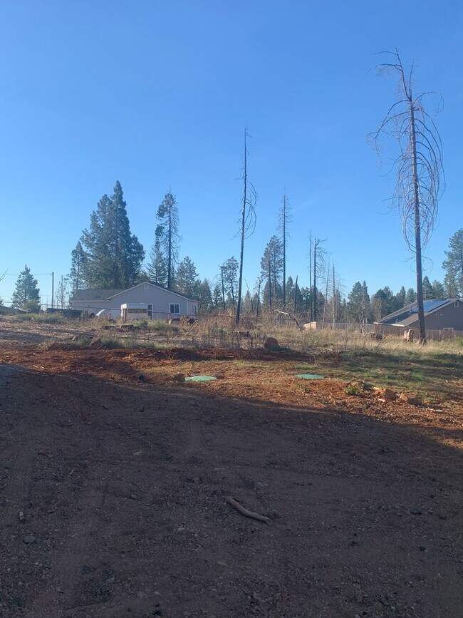 Building Photo - Magalia Home for rent, 3bed 2bath, enclose...