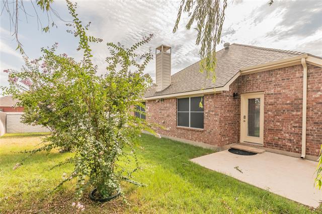 Building Photo - 7801 Quiet Waters Dr