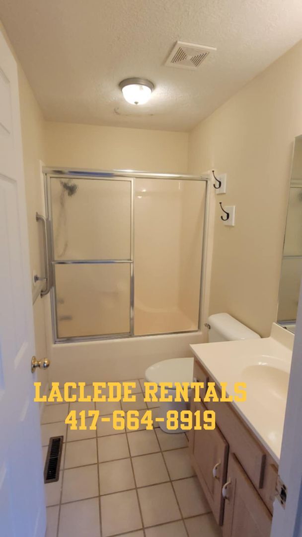 Building Photo - 2 BED 2 BATH DUPLEX FOR RENT