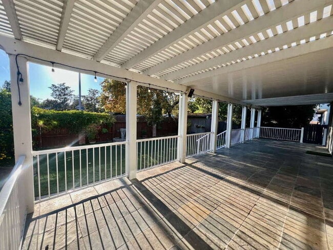 Building Photo - 1757 Burbank Ct