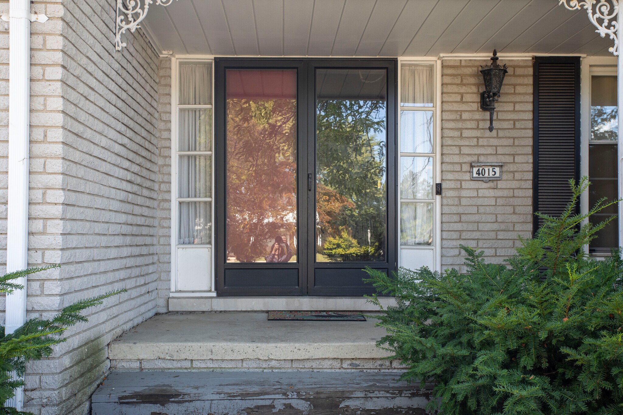 Building Photo - 4015 Pinehurst Dr