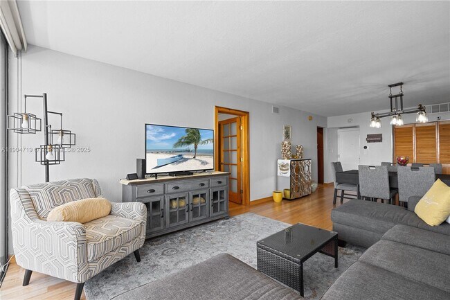 Building Photo - 3675 N Country Club Dr