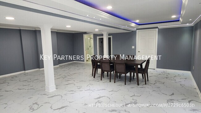 Building Photo - 7828 N Lister Ave