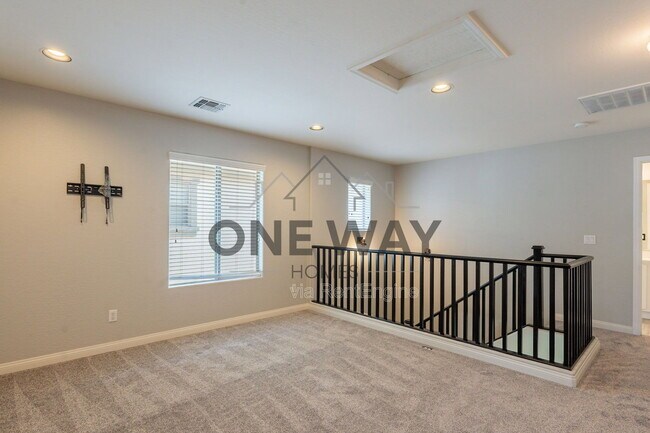 Building Photo - 1057 S Deerfield Ln
