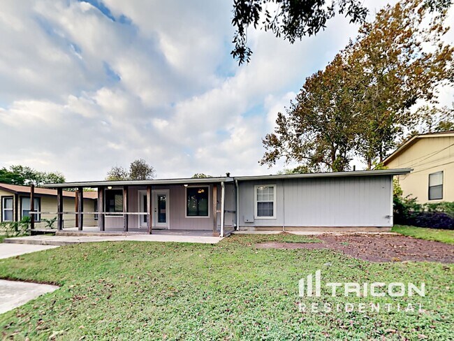 Building Photo - 350 Lemur Dr