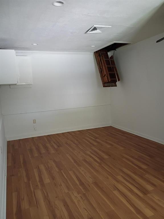 Building Photo - 8713 S Hillcrest Dr