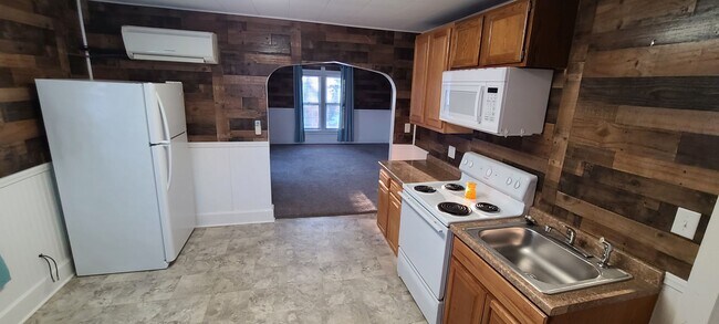 Building Photo - 417 Origen St