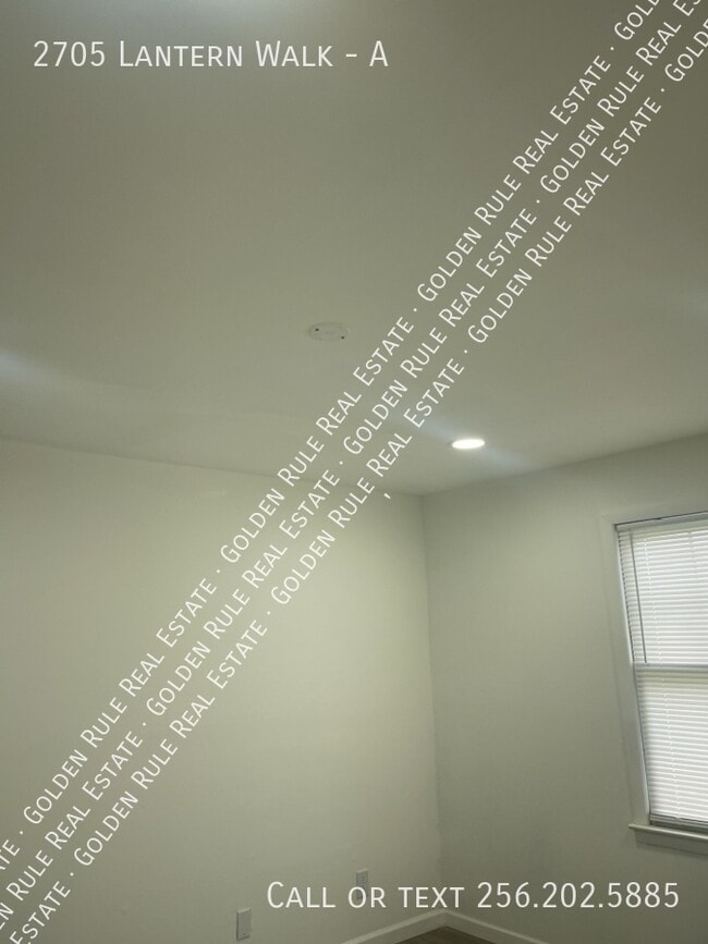 Building Photo - 2705 Lantern Walk SE