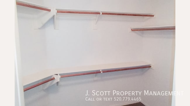 Building Photo - 7417 W Candelaria Dr