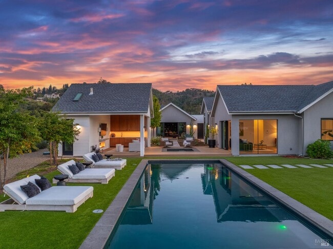 Building Photo - 987 Mark West Springs Rd