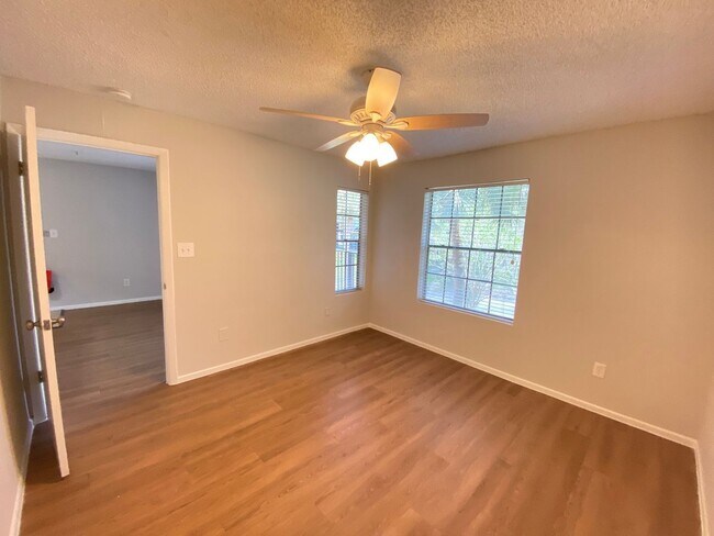 Building Photo - 208 Afton Square