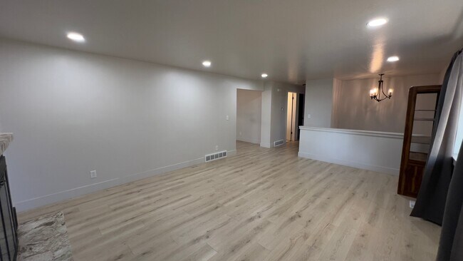 Building Photo - 846 W 2600 N