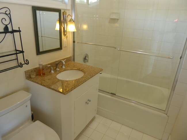 Building Photo - MODERN FOUR BEDROOM HOME IN THE GREENBRAE ...