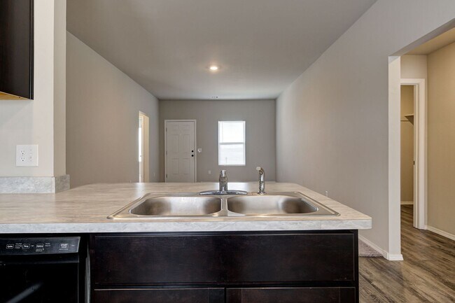 Building Photo - *** $250 MOVE-IN SPECIAL  *** Charming 4-Bed 2-Bath Home in Stillwater! *** $250 MOVE-IN SPECIAL ...