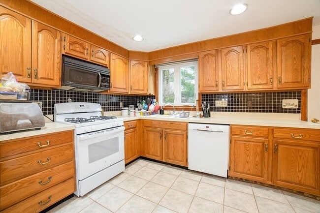 Building Photo - 8 Minthorne St