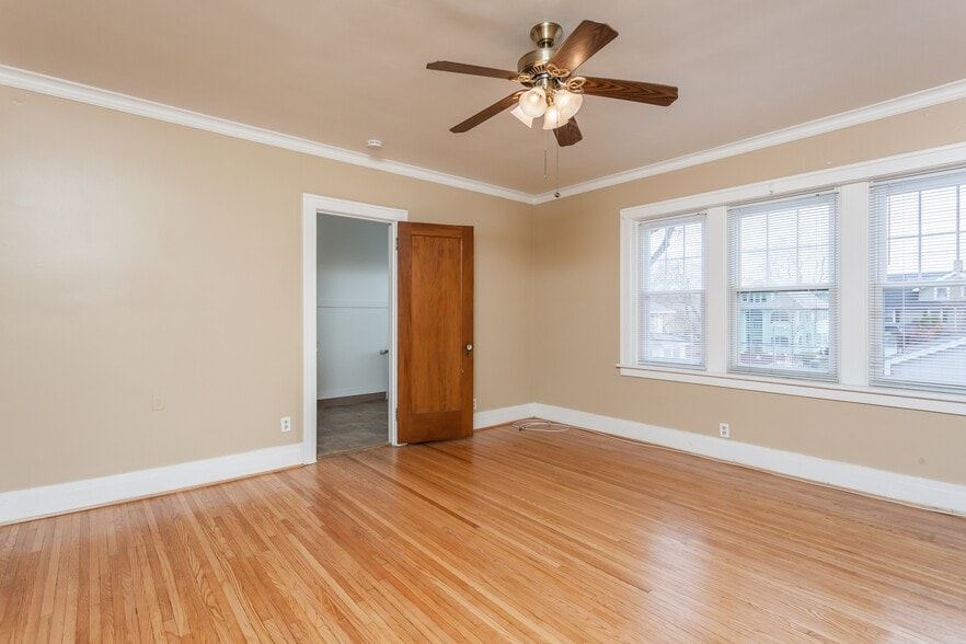 Living Area - East and Park Ave Apartments