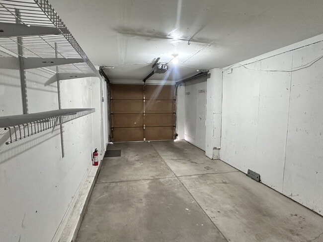 Building Photo - ~Available Now~ Beautifully Updated Two-Bedroom Townhome in Littleton!