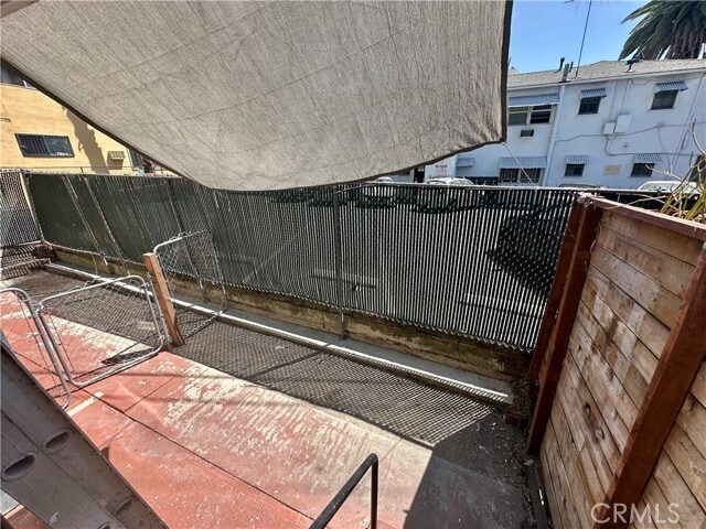 Building Photo - 1760 N Las Palmas Ave