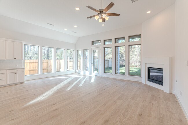 Building Photo - 15910 Mahogany Mist Dr