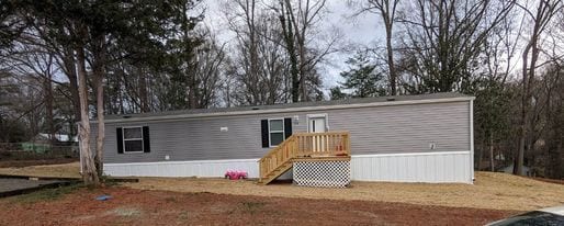 Building Photo - 514 Woodland Dr