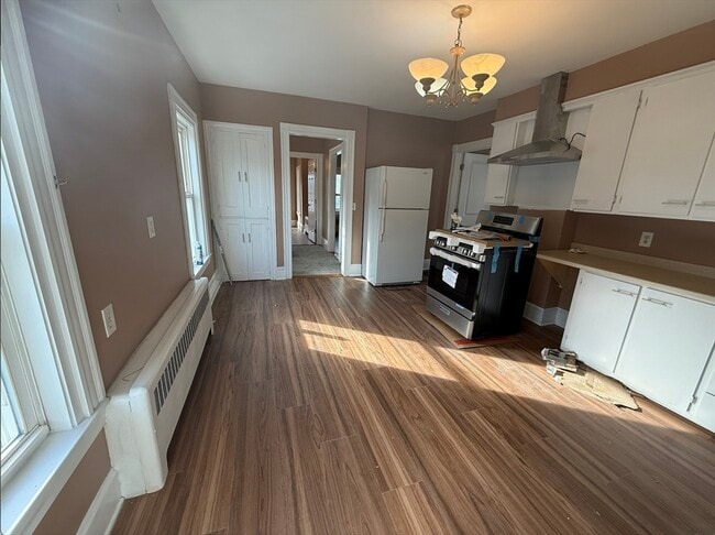 Building Photo - 26 Lexington St