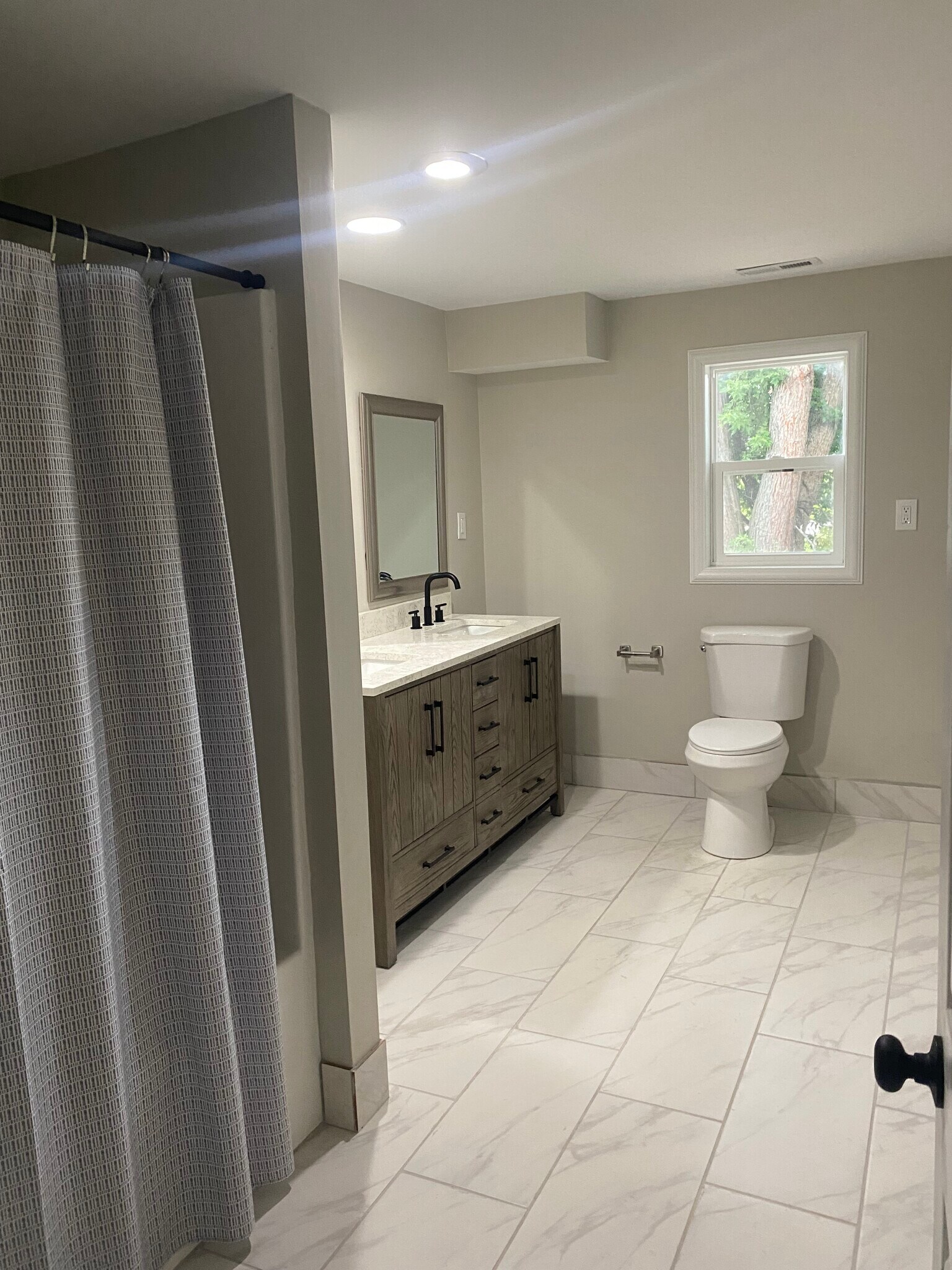 Building Photo - 403 Palomino Ct