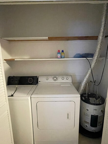 Building Photo - 302 Virginia Ave