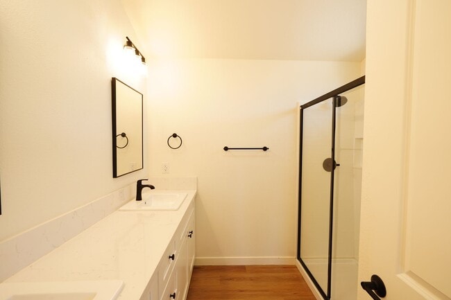 Building Photo - 4805 Charlotte Way