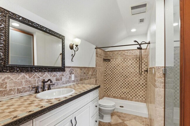 Building Photo - 623 Via Primavera Ct